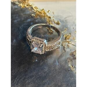 Stunning 925 Sterling Silver & CZ Engagement Ring Size 9